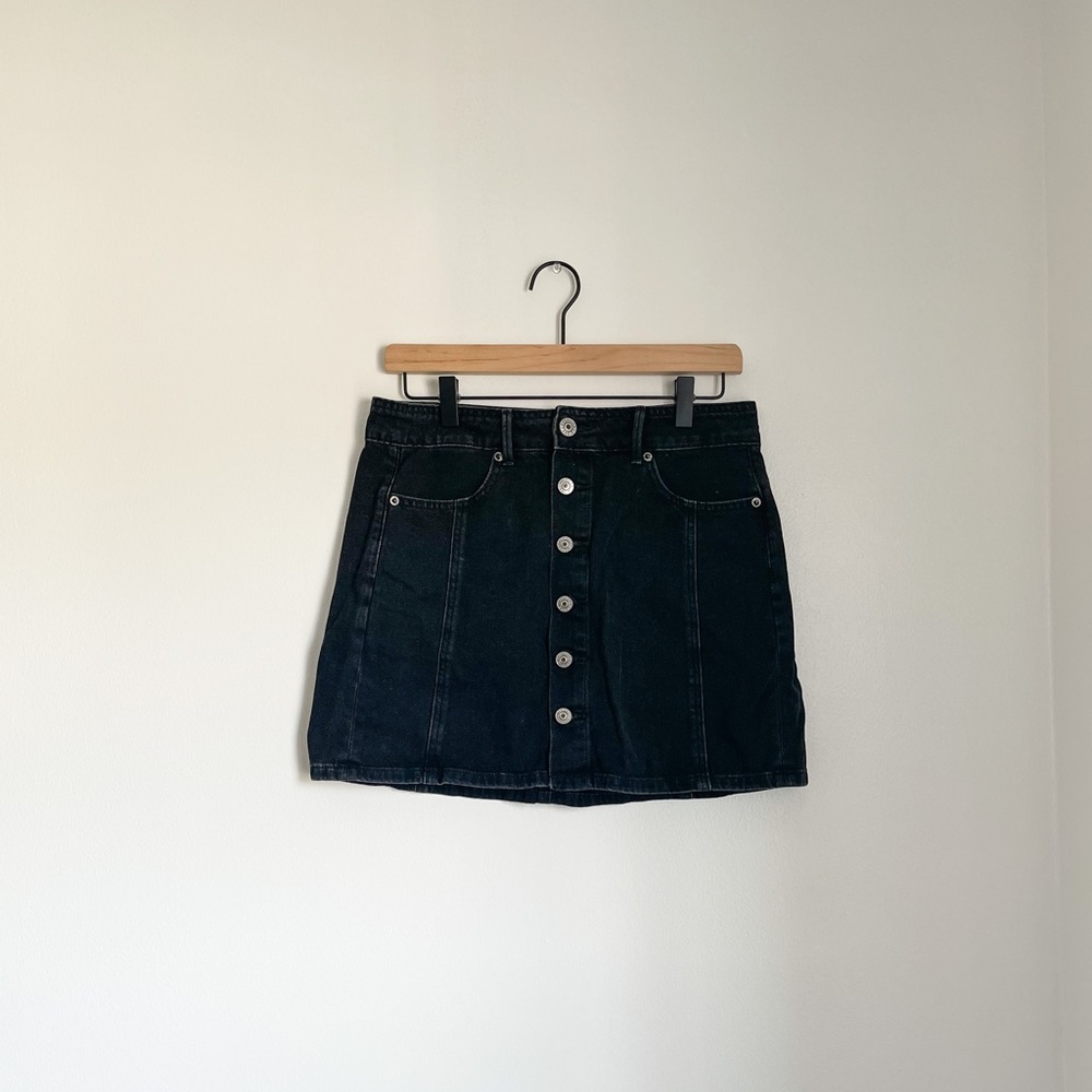 American Eagle High Waisted Jean Skirt - Black - Size 4